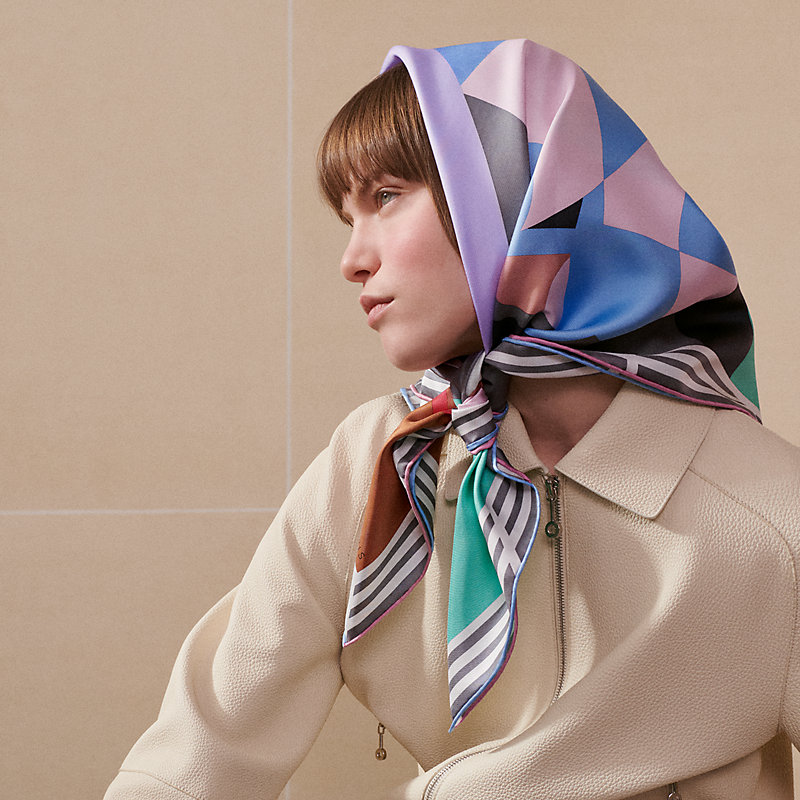 未使用級✨エルメス　カレ90　始まりの歌　スカーフ　22春夏コレクション　グレー 楽天市場】エルメス スカーフ カレ 未使用 90の通販